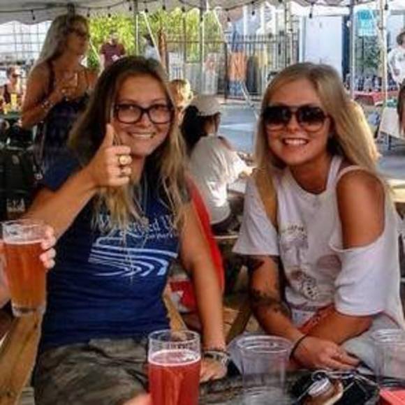 Meet your Posher, Caitlin - Picture 1 of 1